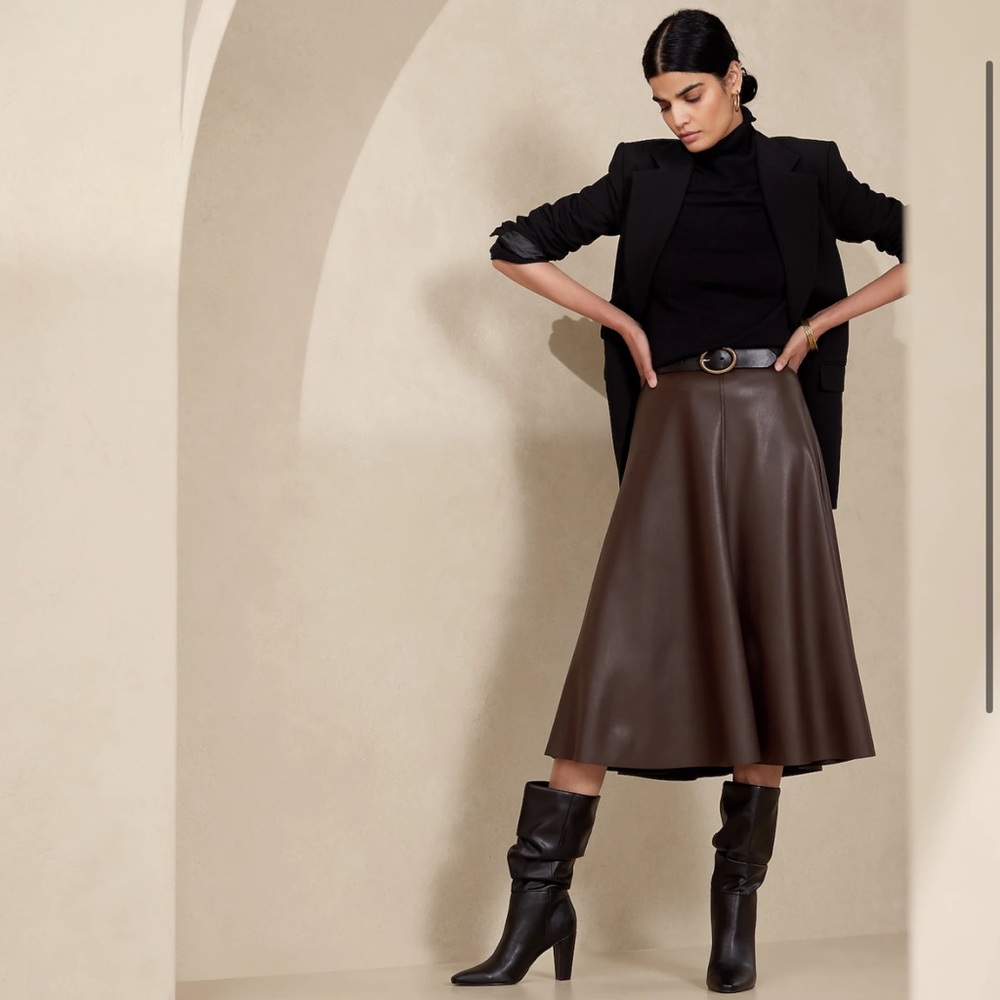NWT. BANANA REPUBLIC FACTORY Vegan Leather Brown A-LINE MIDI SKIRT